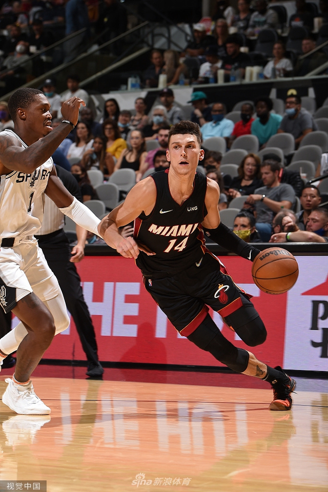 替补球员的 替补球员的