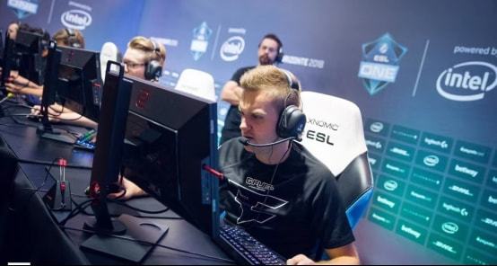 直拍名将薛 直拍名将薛