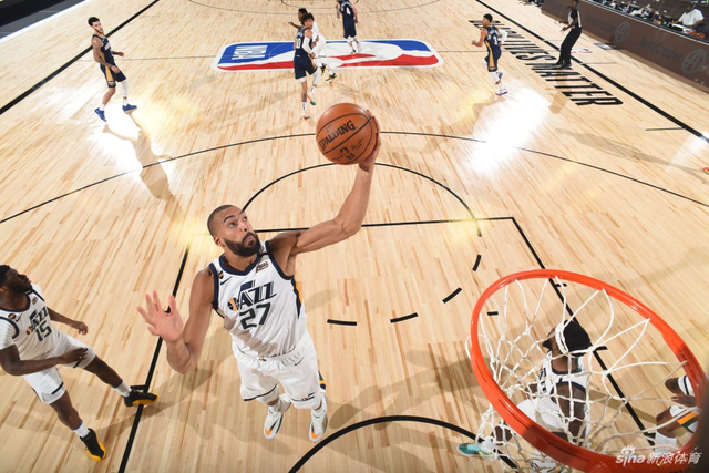 体育郑钦文再获殊荣 当选WTA年度进步最快球员大奖